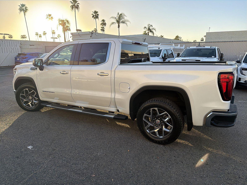 Used 2022 GMC Sierra 1500 SLT w/ SLT Premium Package RWD image 8