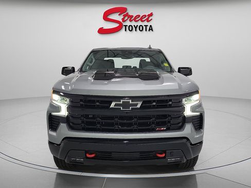 Used 2025 Chevrolet Silverado 1500 LT Trail Boss AWD/4WD image 6