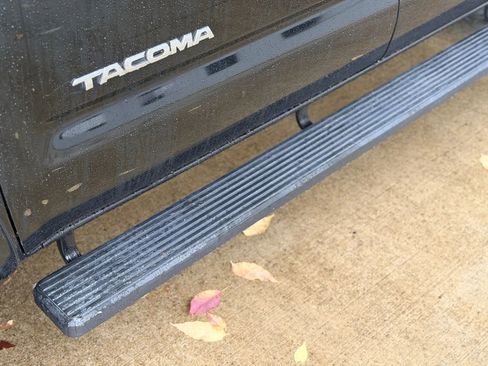 Used 2012 Toyota Tacoma 4x4 Double Cab w/ TRD Off-Road Pkg image 29