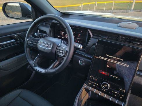 New 2026 GMC Terrain AT4 w/ Convenience Package III image 17