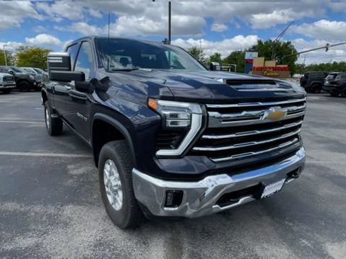 Used 2024 Chevrolet Silverado 2500 LTZ AWD/4WD image 4