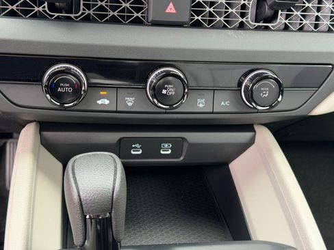 Used 2025 Honda Accord LX image 18