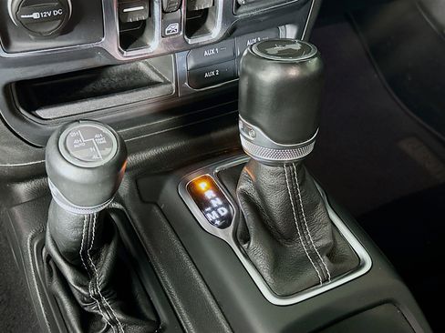 Used 2021 Jeep Wrangler Sahara image 24