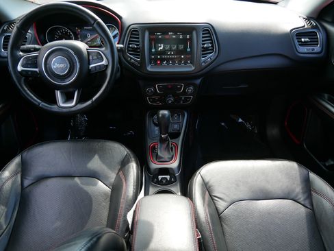 Used 2018 Jeep Compass Trailhawk w/ Leather Interior Group AWD/4WD image 10