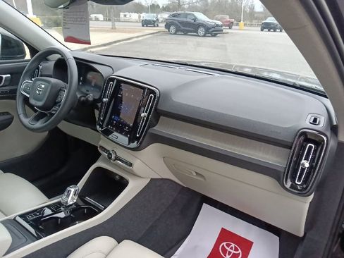 Used 2023 Volvo XC40 B5 Plus w/ Driver Assist Package image 37