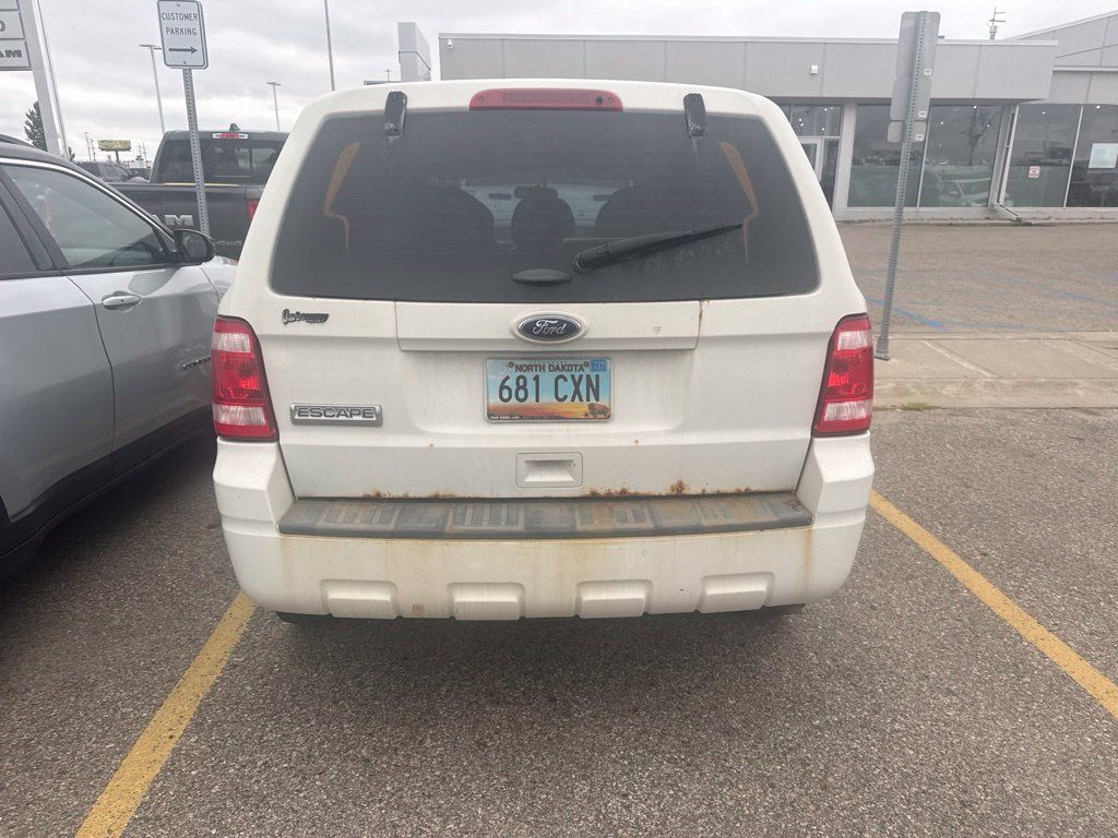 Used 2011 Ford Escape XLS w/ 101A Rapid Spec Order Code FWD image 4