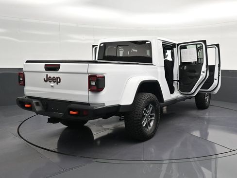 Used 2025 Jeep Gladiator Mojave w/ Convenience Group AWD/4WD image 38