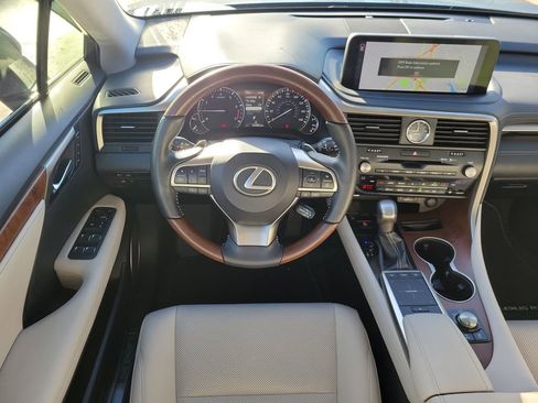 Used 2022 Lexus RX 350L Premium w/ Premium Package image 16