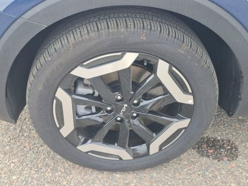 Used 2025 Kia Telluride EX image 22