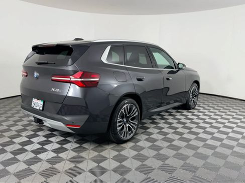 Used 2025 BMW X3 xDrive30i AWD/4WD image 3