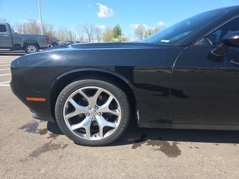 Used 2016 Dodge Challenger SXT Plus image 10
