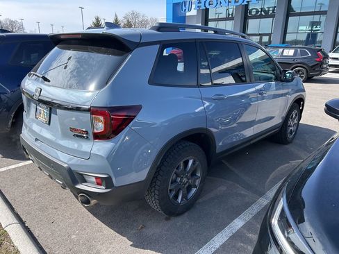 Used 2024 Honda Passport TrailSport image 4