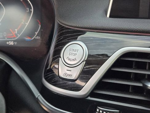 Used 2022 BMW 740i image 13