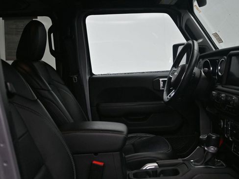Used 2020 Jeep Gladiator Overland image 9