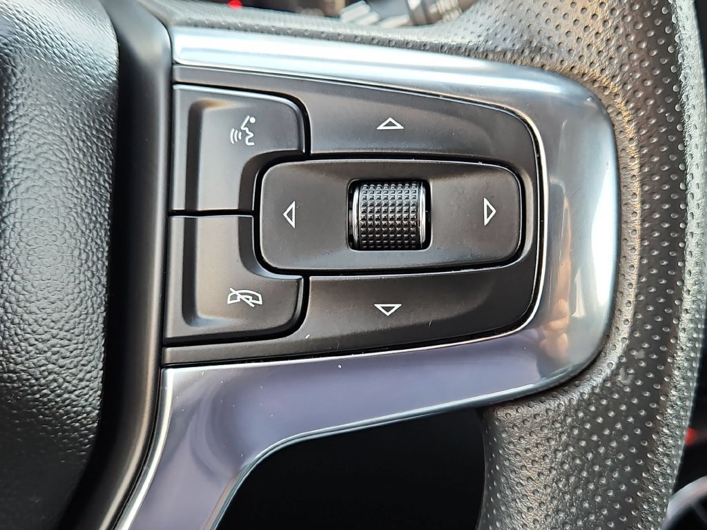 Used 2025 Chevrolet Blazer LT FWD image 19