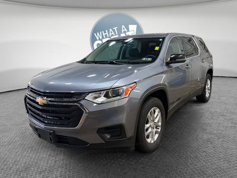 Used 2021 Chevrolet Traverse LS image 8