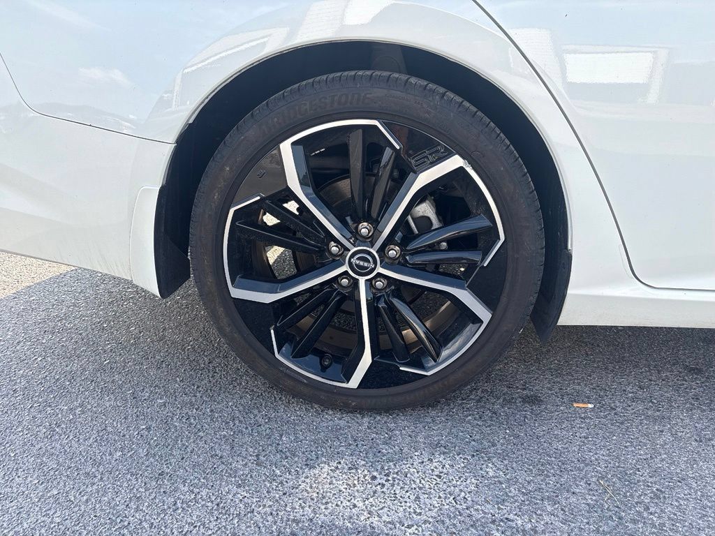 Used 2024 Nissan Altima 2.5 SR w/ SR Premium Package FWD image 10