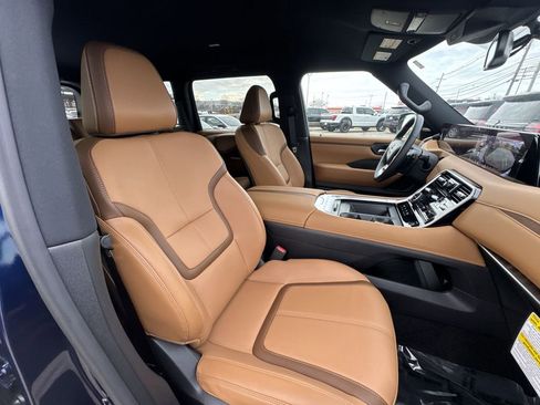 New 2026 Nissan Armada SL w/ Captain's Chari Seat Package AWD/4WD image 24