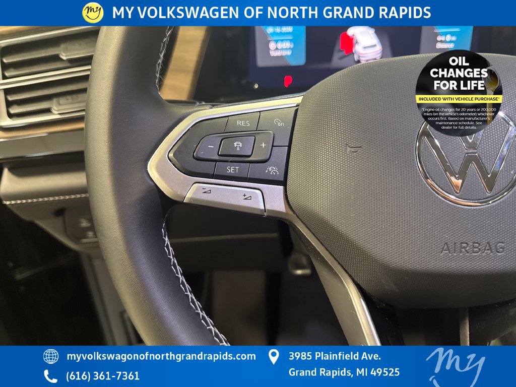 Used 2024 Volkswagen Atlas SE AWD/4WD image 15