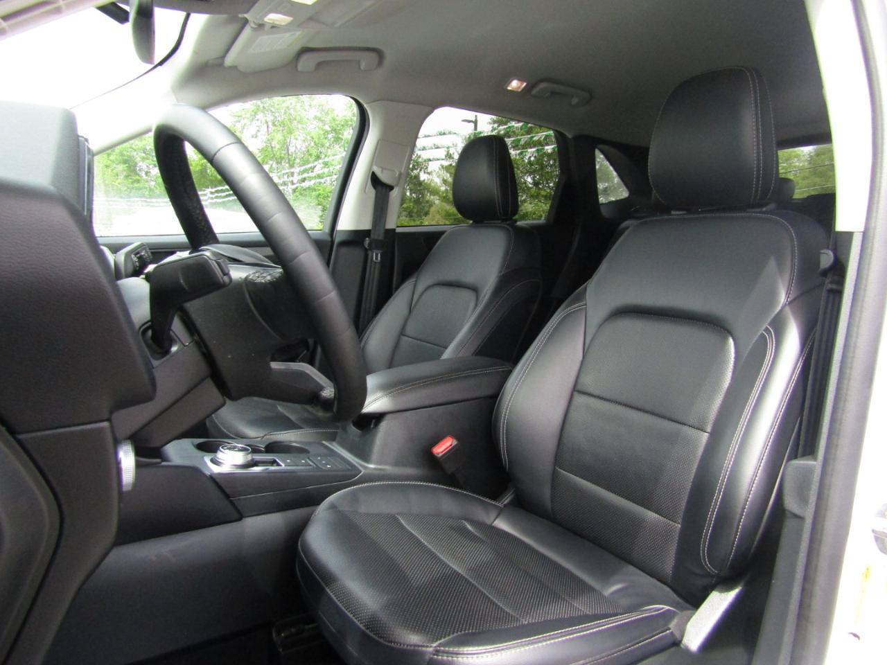 Used 2022 Ford Escape Titanium AWD/4WD image 13
