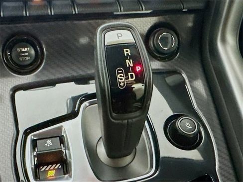 Used 2016 Jaguar F-TYPE R image 17