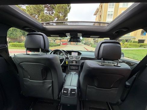 Used 2010 Mercedes-Benz E 550 Sedan image 46