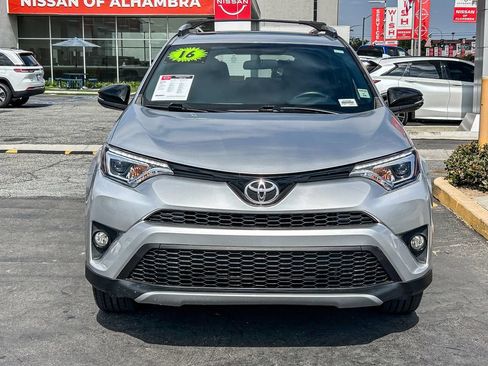 Used 2016 Toyota RAV4 SE FWD image 3