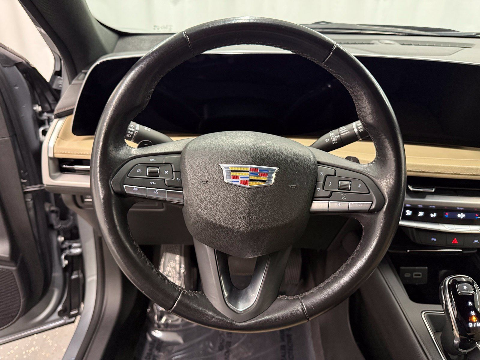 Used 2024 Cadillac XT4 Premium Luxury FWD image 12