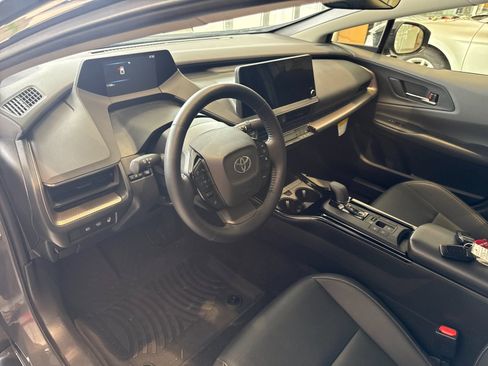Used 2024 Toyota Prius XLE AWD/4WD image 10