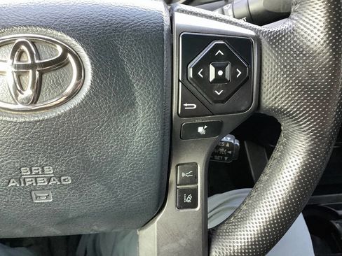 Used 2020 Toyota Tacoma TRD Off-Road image 41