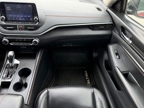 Used 2019 Nissan Altima 2.5 SR FWD image 15