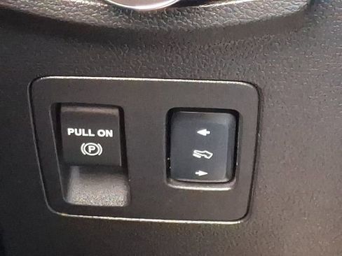 Used 2018 Ford F150 XLT w/ Equipment Group 302A Luxury image 24