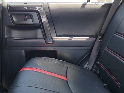 Used 2022 Toyota 4Runner TRD Off-Road AWD/4WD image 15