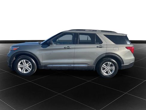 Used 2020 Ford Explorer XLT w/ Equipment Group 202A image 2