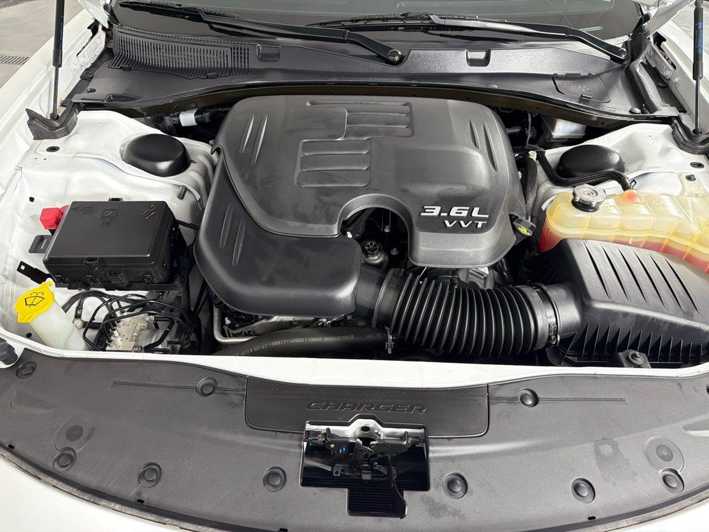 Used 2022 Dodge Charger SXT RWD image 24