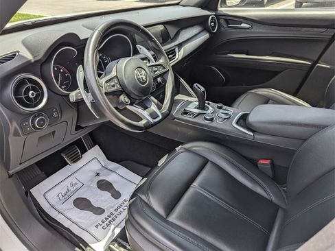 Used 2022 Alfa Romeo Stelvio Sprint image 23