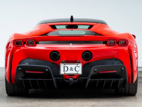 Used 2022 Ferrari SF90 Stradale AWD/4WD image 7