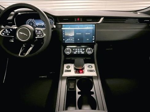 New 2026 Jaguar F-PACE R-Dynamic S image 6