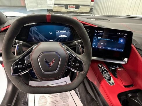 Used 2024 Chevrolet Corvette Stingray Premium Conv w/ Z51 Performance Package RWD image 25