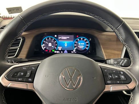 Used 2024 Volkswagen Atlas SE image 11