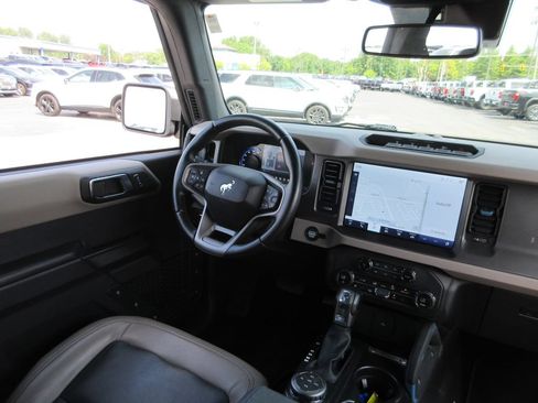 Used 2024 Ford Bronco Wildtrak AWD/4WD image 24