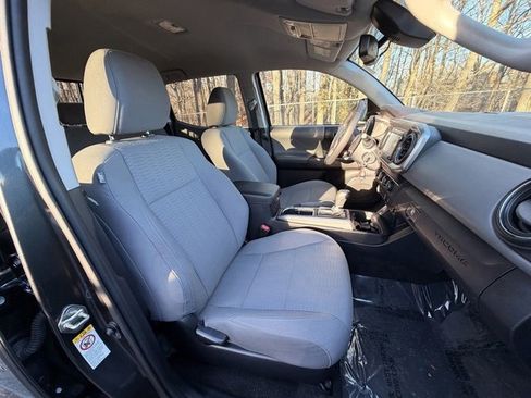 Used 2019 Toyota Tacoma 4x4 Double Cab image 5