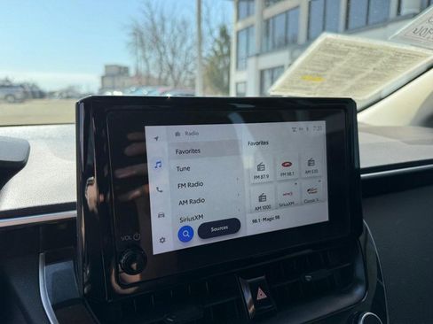 Used 2024 Toyota Corolla LE image 31