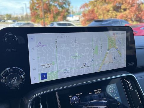 Used 2024 Lexus LX 600 4WD w/ Luxury Package image 16