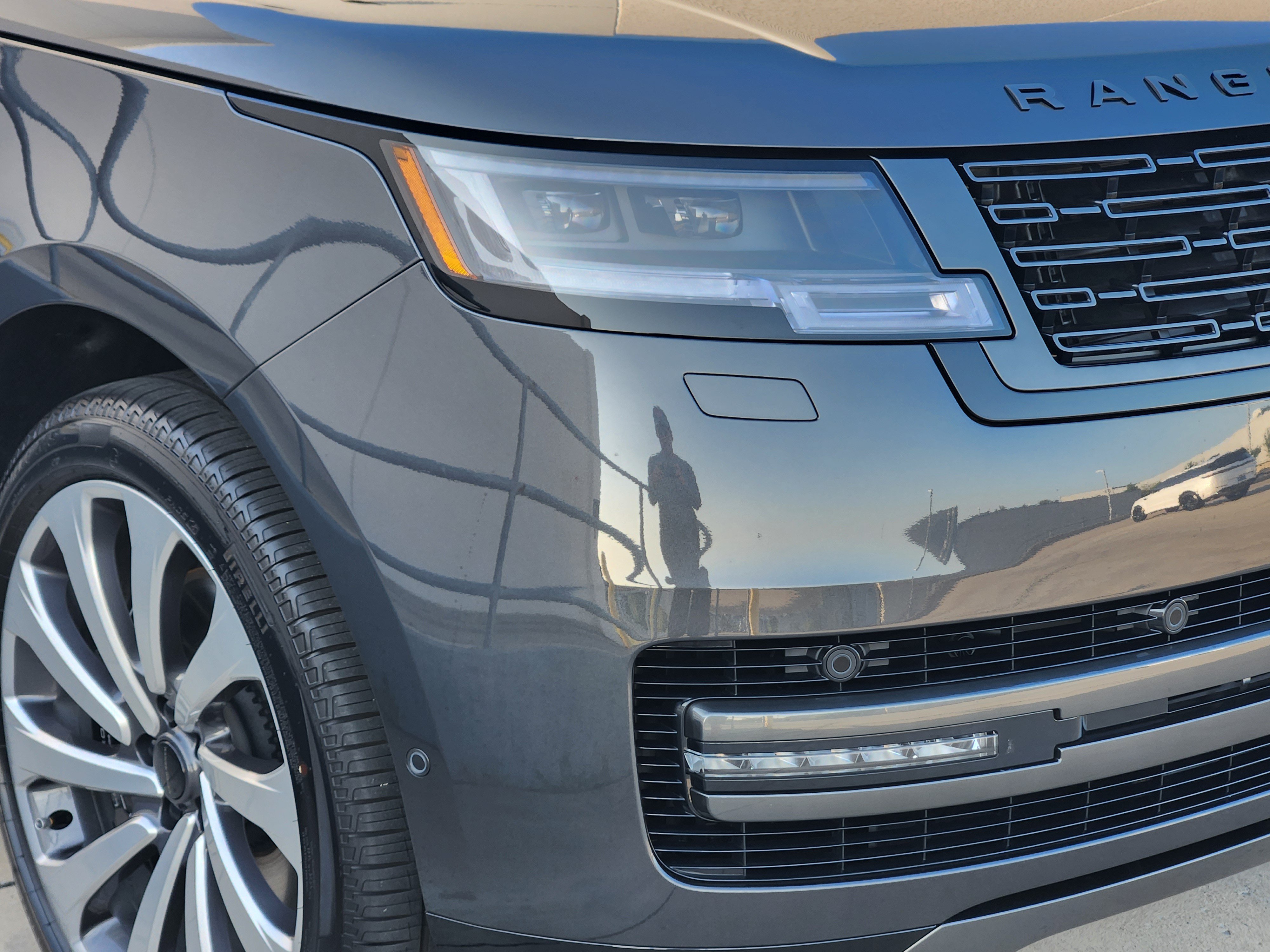 New 2026 Land Rover Range Rover Long Wheelbase SE AWD/4WD image 31