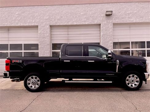 Used 2024 Ford F350 Lariat image 1