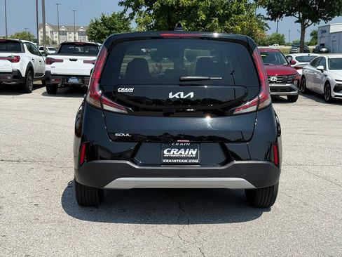 Used 2025 Kia Soul LX FWD image 6