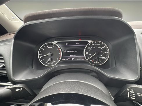 Used 2023 Nissan Rogue SL w/ SL Premium Package image 24