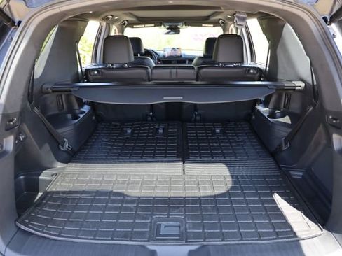 Certified 2025 Honda Pilot Black Edition image 14