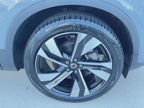 Used 2023 Volvo XC40 B5 Plus w/ Climate Package AWD/4WD image 12